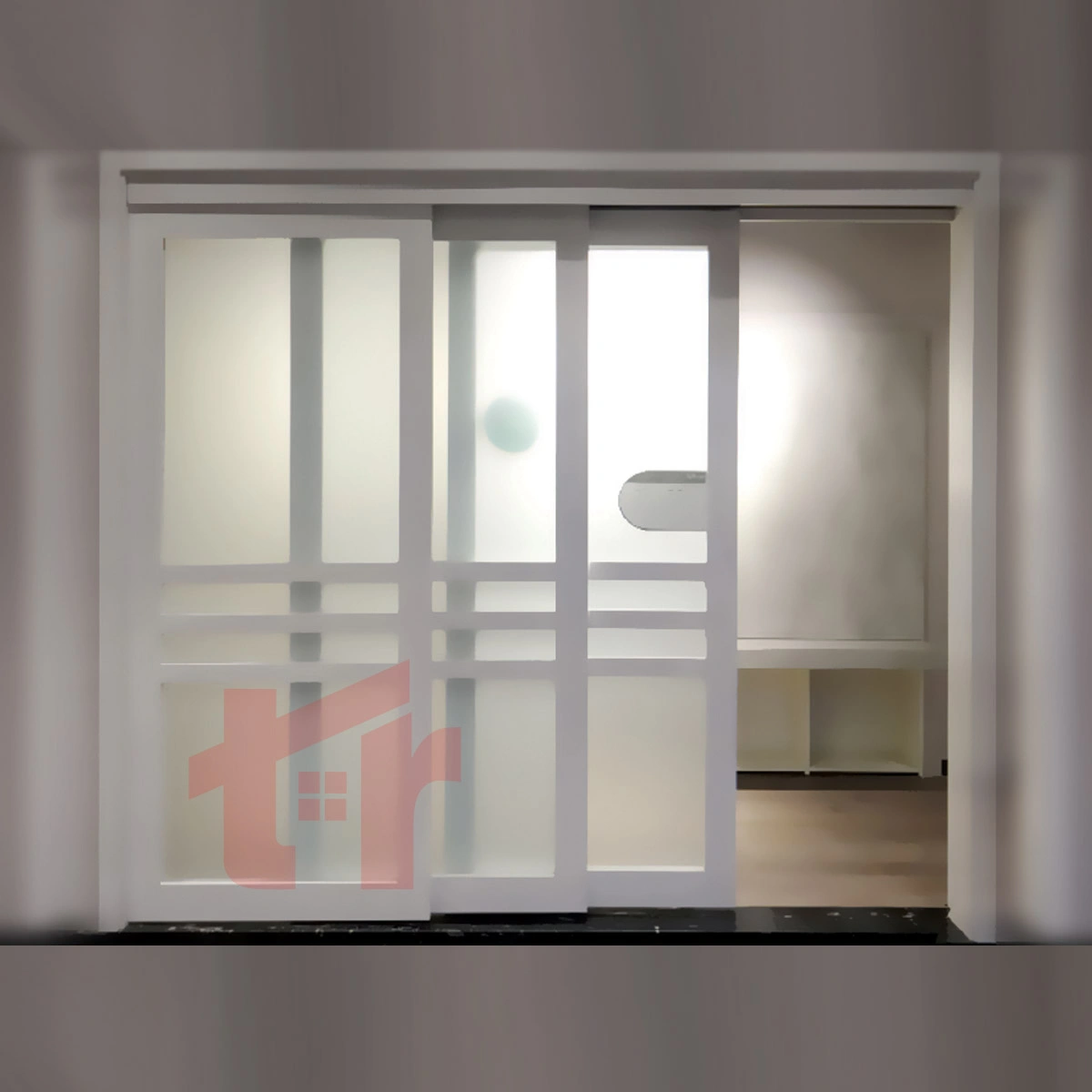 مکانیزم درب ریلی تاپ لاین روف هنگ ترکیبـی تک درب ثابت و دو درب متحرک چوبی فانتونی K111